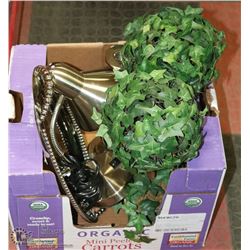 SHOWHOME DECOR INCL SILVER TONE TRAY, LAMP,