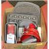 Image 1 : BOX W/13 BAKING PANS & ACCESSORIES INCL.