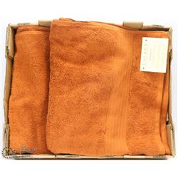 PAIR OF NEW RALPH LAUREN TOWELS, GREENWICH EDITION