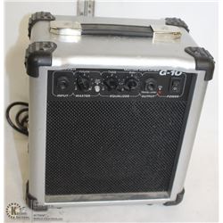 ESTEBAR G & D GUITAR AMP