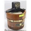 Image 1 : RETRO ELECTRIC WOODEN BUCKET ICE CREAM MAKER
