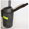 Image 1 : GALVANIZED TWO US QUART OIL CAN.