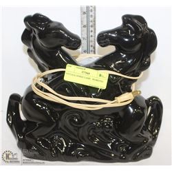 VINTAGE HORSE LAMP . WORKING