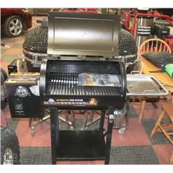 NEW PITBOSS 440D SMOKER GRILL BARBECUE, HARD WOOD