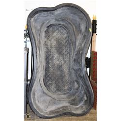 LANDSCAPING POND 8' X 5'