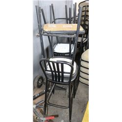LOT OF 6 BAR STOOLS