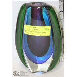 VINTAGE MULTICOLORED ART GLASS VASE.