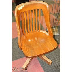 WOOD OFFICE CHAIR ON WHEELS