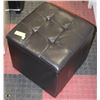 Image 1 : LEATHERETTE FOOT STOOL WITH STORAGE 16X16X16