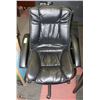 Image 1 : BLACK OFFICE CHAIR ON WHEELS.