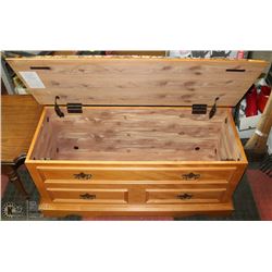 ESTATE CEDAR LINED CHEST/BENCH