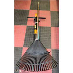 BUNDLE OF YARD TOOLS