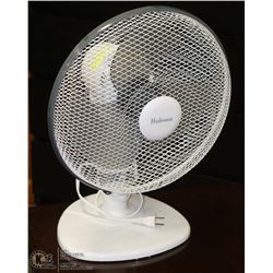 WHITE TABLE FAN