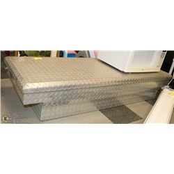 ALUMINUM TRUCK BOX WITH KEY . KEY ON TAG #135