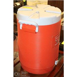 RUBBERMAID CAMPING WATER JUG