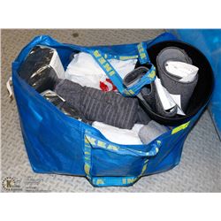 BAG OF ASSORTED NEW LINENS & BATHROOM TOWELS.