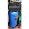 Image 1 : BLUE MASTERCRAFT 20 GAL AIR COMPRESSOR,