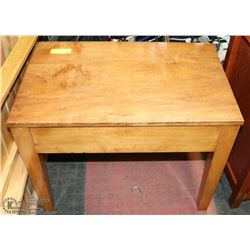 SOLID WOOD END TABLE