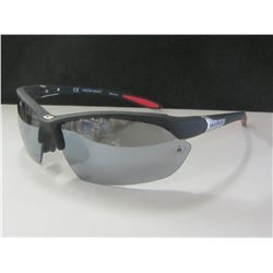 New Foster Grant Iron Man Sunglasses / 100% Max block protection