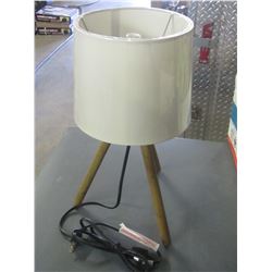 Tripod wood leg table lamp / comes with NEW 69 LED Cobb lightbulb