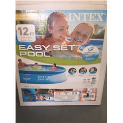 Intex 12 foot Easy set Pool / with pump and hoses & 12ft Debri pool cover
