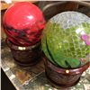 Image 1 : Lawn Décor: Gazing Balls (2) & Plant Pots (2)