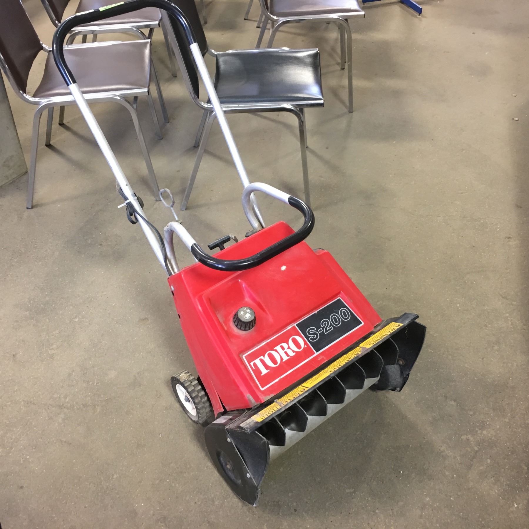 Toro S-200 snow thrower. for Free in Buffalo, NY | For Sale & Free Toro S-200 snow thrower. for Free in Buffalo, NY | For Sale & Free