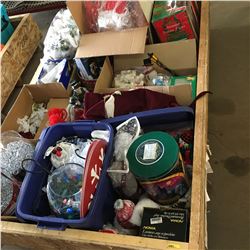 Crate Lot: Quality CHRISTMAS Collection !