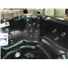 Image 2 : CAL SPAS TRANQUILITY 7' X 7' HOT TUB WITH 40 HALO SS JETS, 3 PILLOWS, 5.5 KW HEATER,