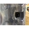 Image 4 : CAL SPAS HEAVEN 7' X 7' HOT TUB WITH 40 HALO SS JETS, 3 PILLOWS, 5.5 KW HEATER,