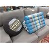Image 1 : Triangular Bolster & Round Throw Cushion