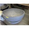 Image 1 : Round Fiberglass Patio Planter