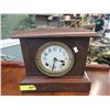 Image 1 : Vintage Wood Mantle Clock