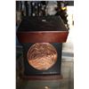 Image 2 : LOT OF ABORIGINAL ITEMS INCLUDING CARVED WOOD FEATHERS, FLAG, BOX, AND MORE