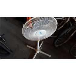 OCEAN BREEZE FLOOR FAN