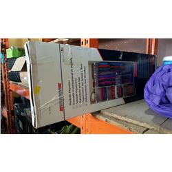 CLOSET ORGANIZER