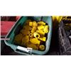 Image 1 : TOTE OF ELECTRICAL CONNECTORS