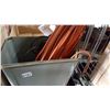 Image 1 : TROUBLE LIGHT EXTENTION CORD AND BOX OF NAILS