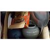 Image 2 : VASE METAL DISH VINTAGE TRIMMER KIT AND ESTATE GOODS