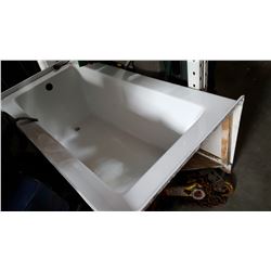 5 FT SKIRTED BATHTUB