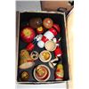 Image 4 : SMALL WOOD FIGURE JARS ANND 2 BOXES OF ESTATE GOODS