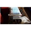 Image 2 : BOX OF HARDWARE SCREWS