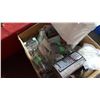 Image 3 : BOX OF HARDWARE SCREWS