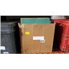 Image 1 : BOX OF CHALKBOARDS