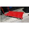 Image 2 : RED FLOOR CART