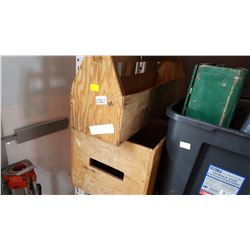WOOD TOOL BOX