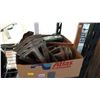 Image 1 : BOX OF CAR STANDS AND BATTERY CHARGER