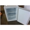 Image 3 : WHITE DANBY BAR FREEZER