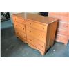 Image 2 : VILAS MAPLE 6 DRAWER DRESSER