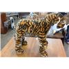 Image 2 : 2 TALL STANDING TIGER W/ MUSIC